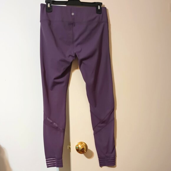 EUC ~ Yogalicious' Violet Colored Ultra Soft Lightweight Leggings (Size:  Med.) - Picture 2 of 5